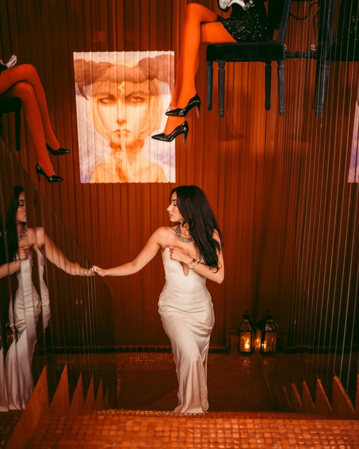 A solo cabaret performer on the Coup de Foudre stage